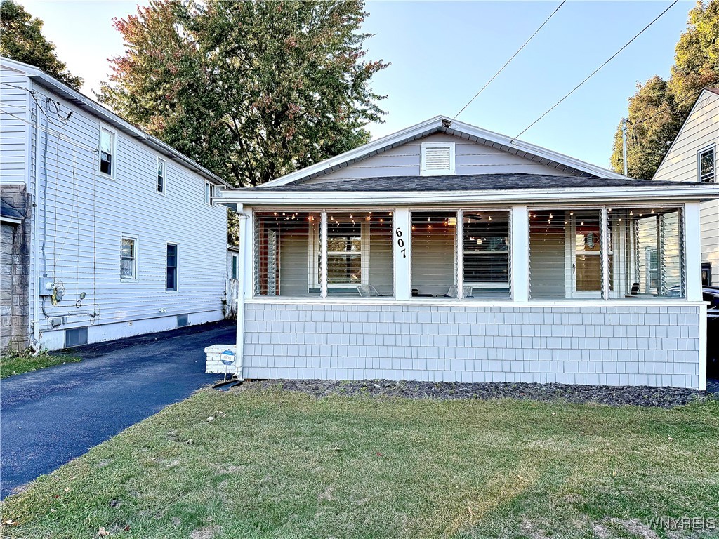 photo QI: 607 Grant Street, East Rochester NY 14445
