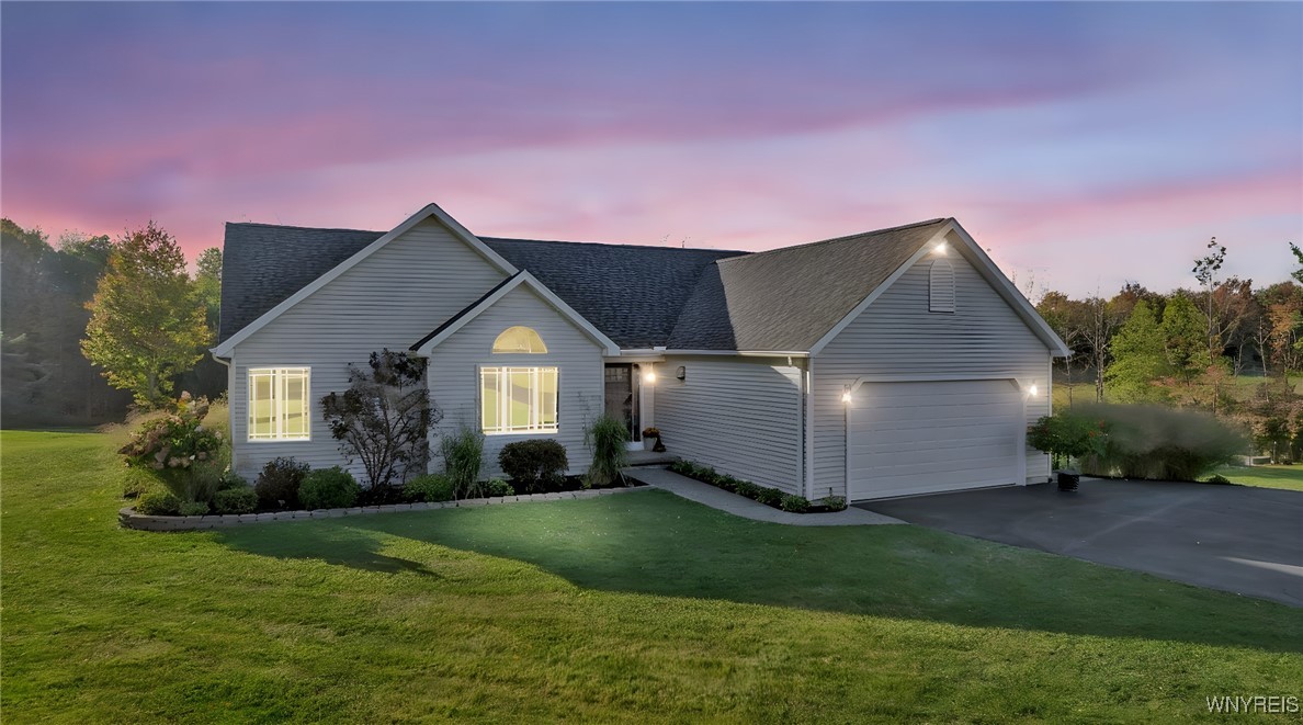 photo Y44jTYdBKyBak: 9508 South Hill Road, Colden NY 14025