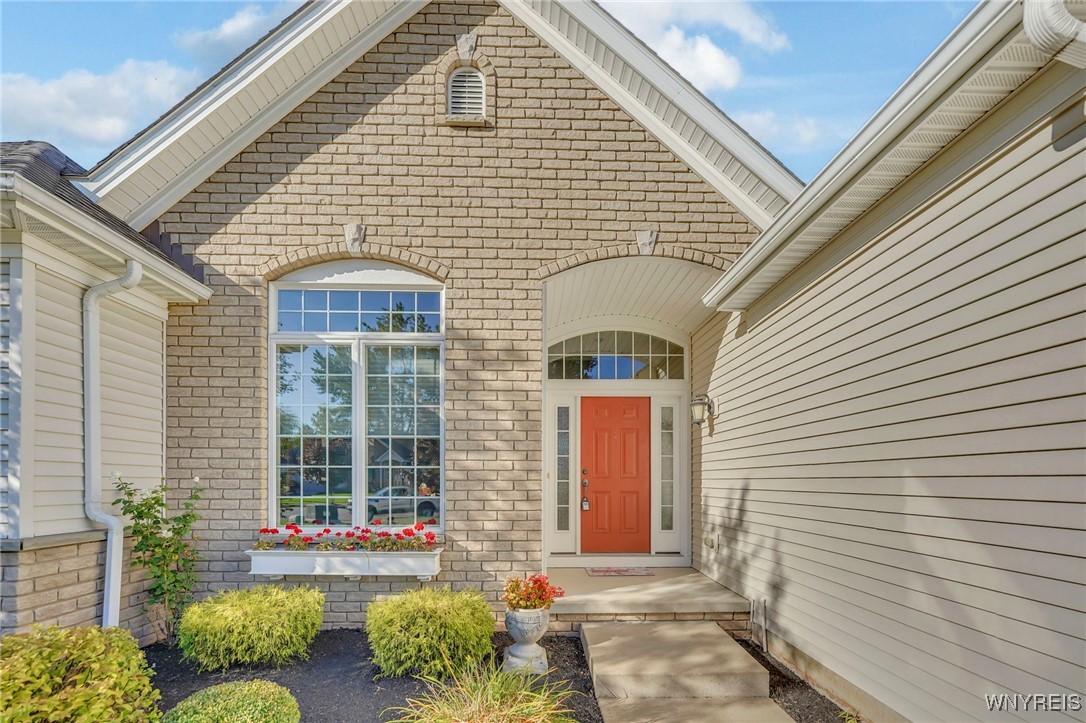 photo CgLu1d-N7w9F5Gbd9RY7K5ikhVV4-4fGwD6em1A: 15 Collins Court, Amherst NY 14068
