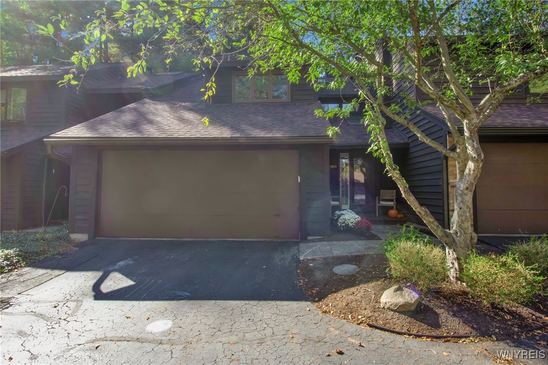 photo undefined: 166 Breezewood Common, Amherst NY 14051