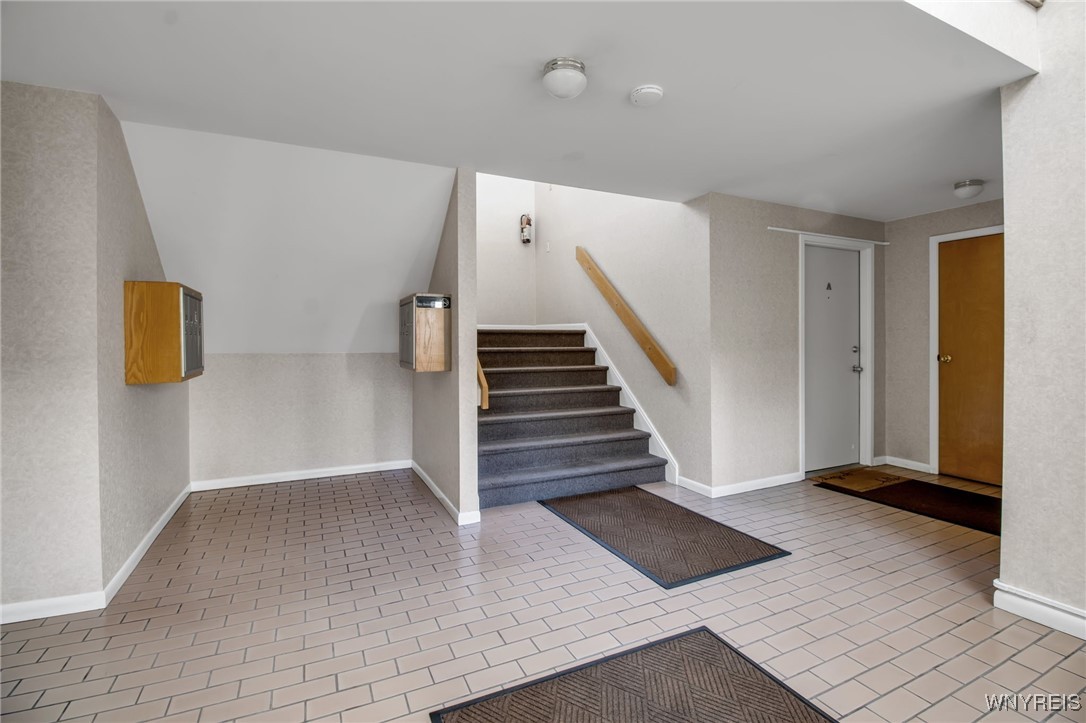 photo 2 : 1240 Youngs Road H, Amherst NY 14221