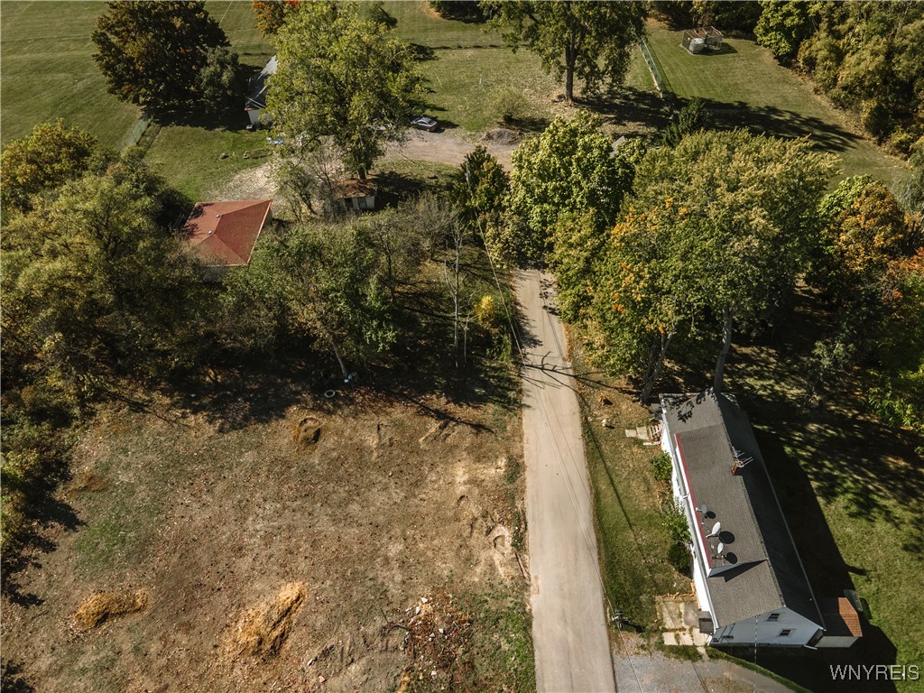 photo u:  Wendel Street East, Lancaster NY 14086