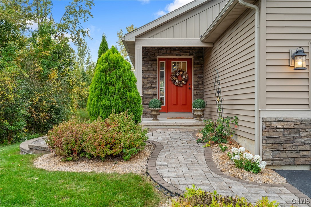 photo 0wAy8dhY9yrg: 8251 Autumn Ridge Path, Lysander NY 13027