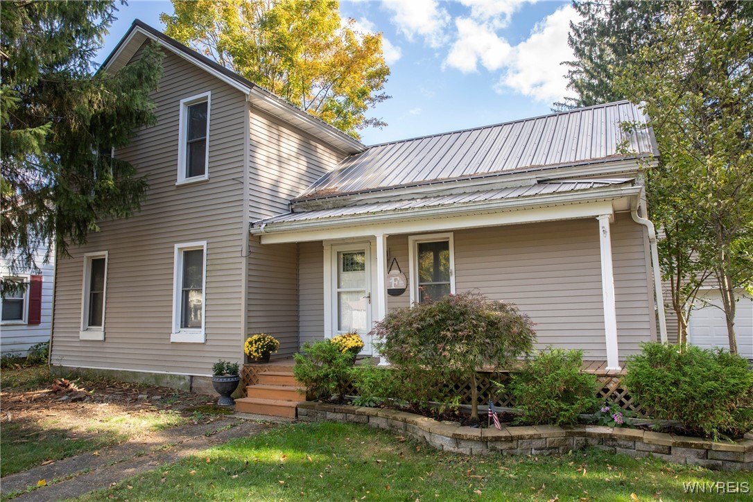 photo 9lihf9RCAjOPipy: 12 Elizabeth Street, Ellicottville NY 14731