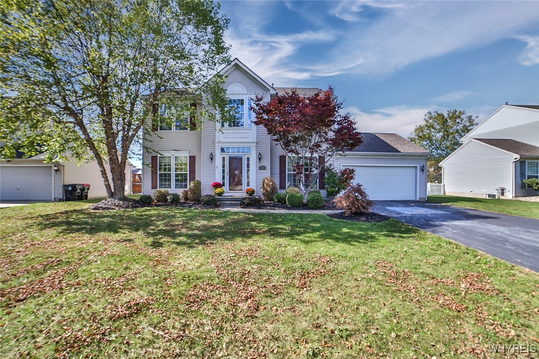 photo 1 : 17 Creekwood Drive, Lancaster NY 14086