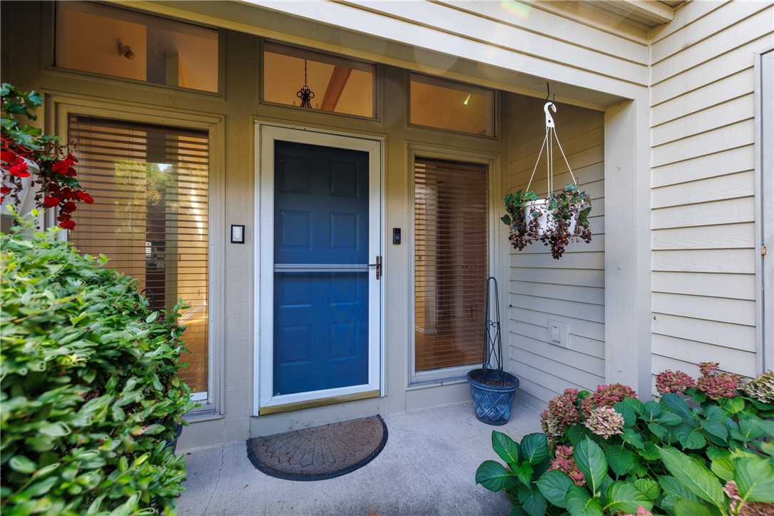 photo 3 : 1 Woods Point, Penfield NY 14580
