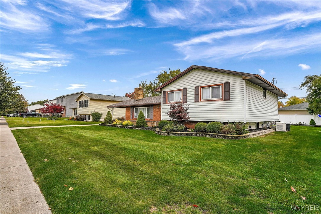 photo undefined: 11 Bradwood Road, West Seneca NY 14224