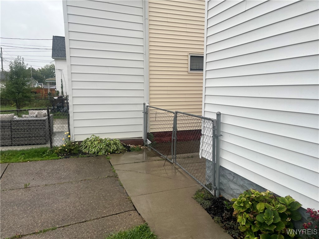 photo 3 : 157 Jackson Avenue, Cheektowaga NY 14212