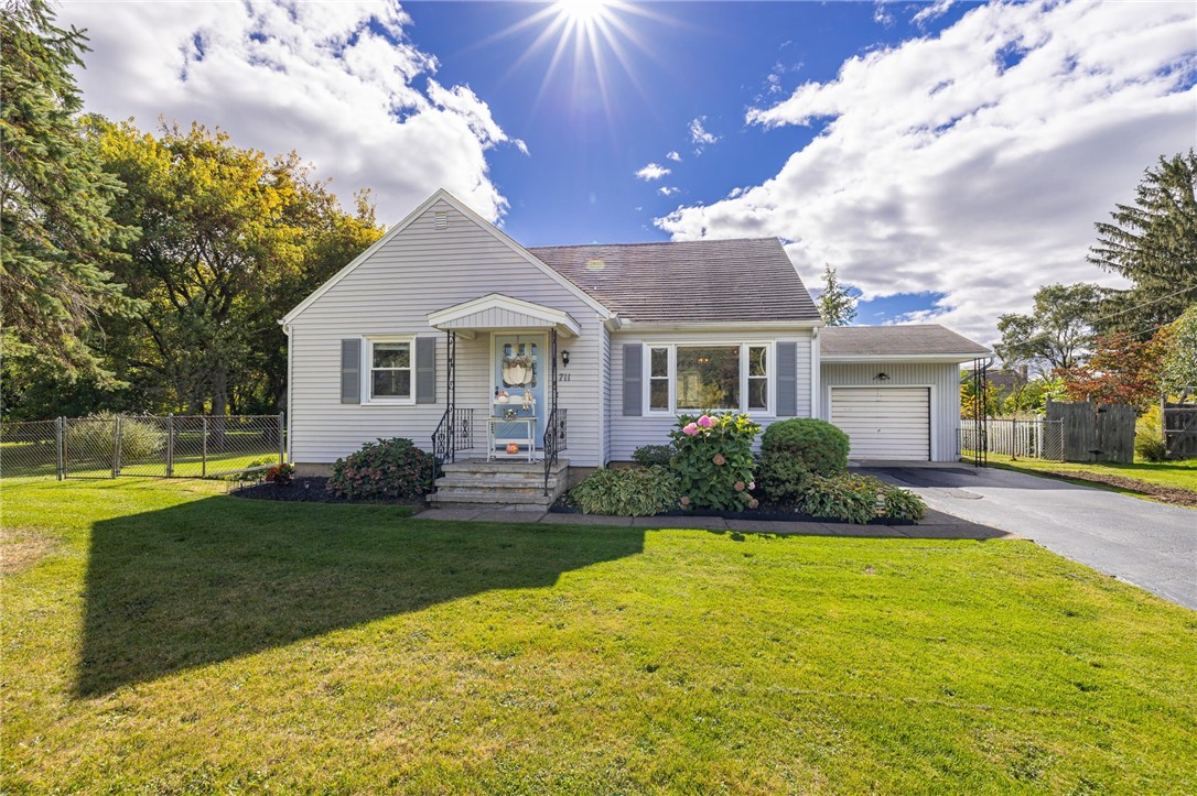 photo 0Gz5F-ddhhIssaY5wRWoXKTgsZxgw9X7NFQ: 711 Embury Road, Penfield NY 14625