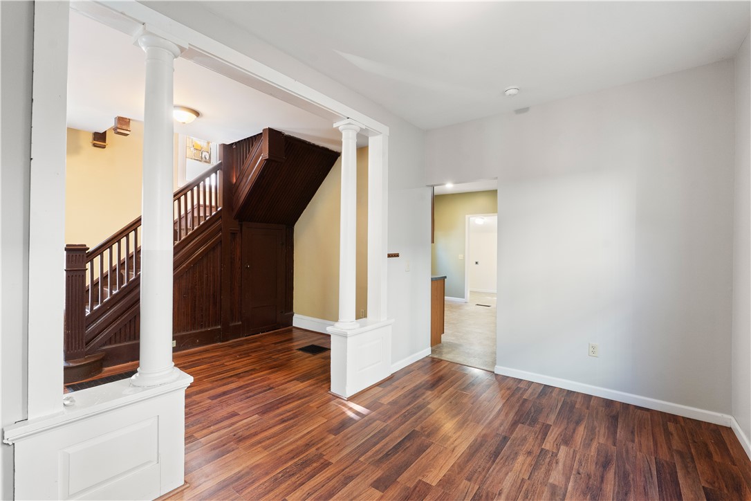 photo 2 : 27 Butternut Street, Lyons NY 14489
