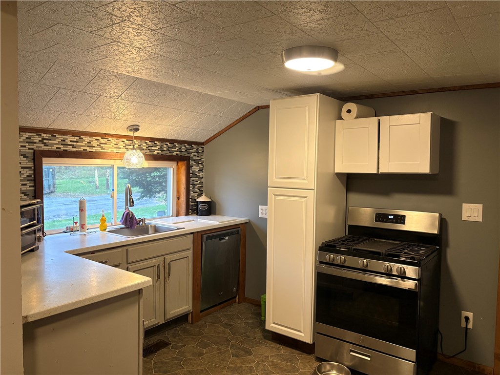 photo 3 : 6051 State Highway 51, Burlington NY 13315