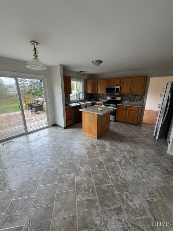 photo 1 : 8281 Dampier Circle, Clay NY 13090