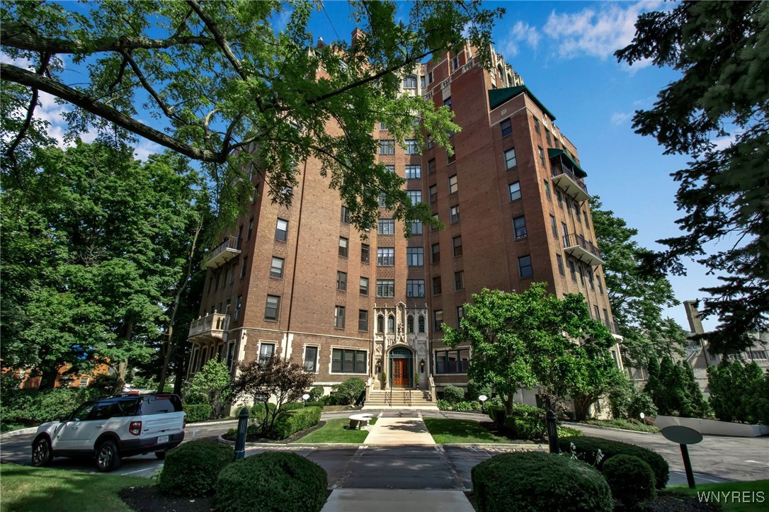 photo m3S16P: 800 West Ferry Street 3B, Buffalo NY 14222