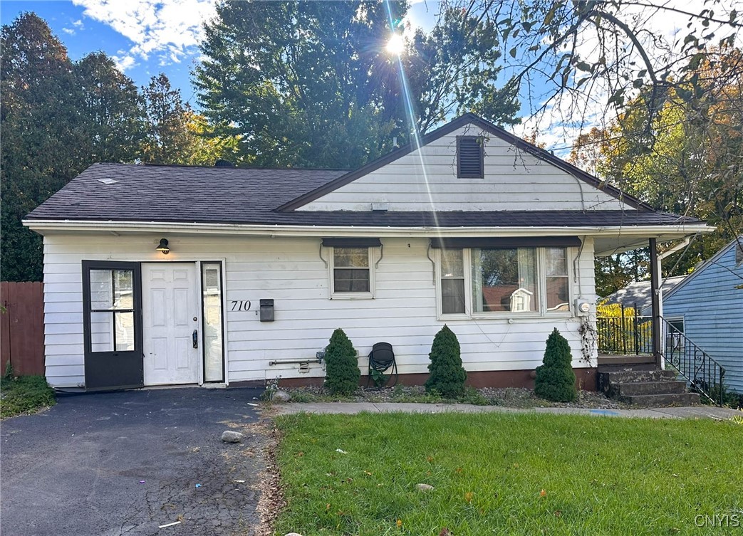 photo : 710 Cosby Road, Utica NY 13502