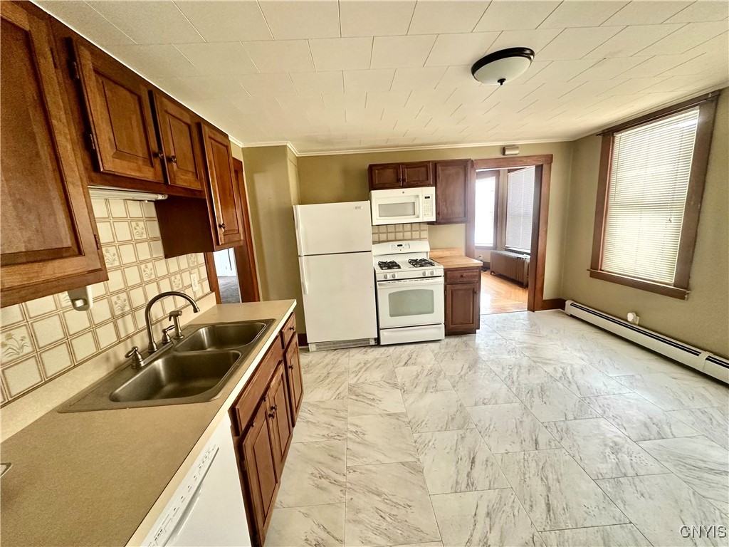 photo 4 : 405 Spratt Place, Utica NY 13502