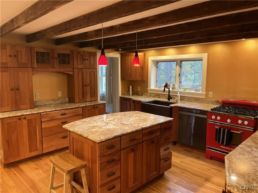 photo 2 : 2746 East Lake Road, Skaneateles NY 13152