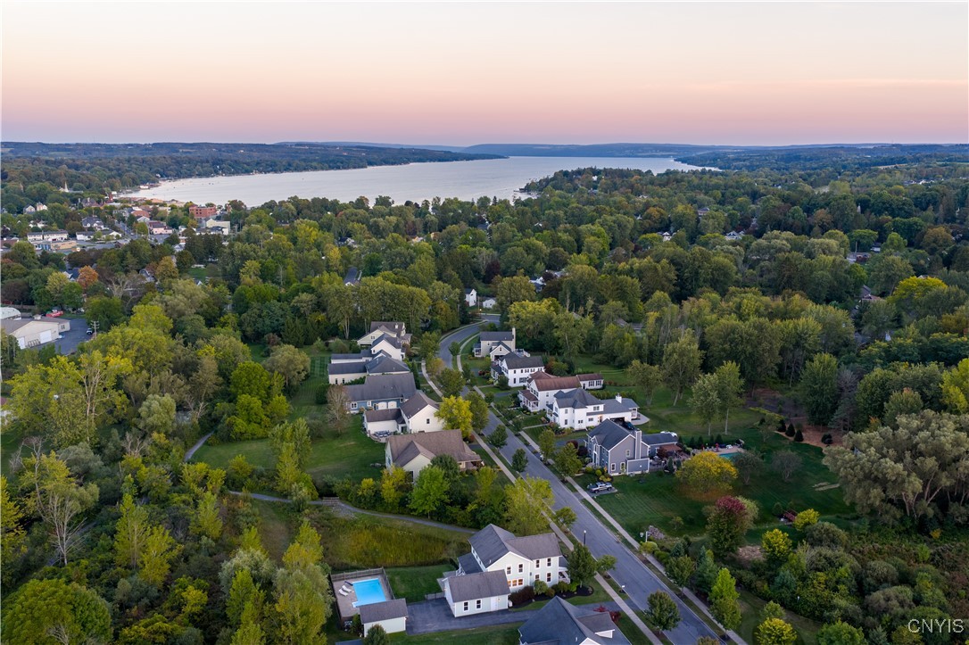 photo AzUWOmN2LC-KLjBiOfPiuzo0O32q9r3yGgo: 112 Orchard Road, Skaneateles NY 13152