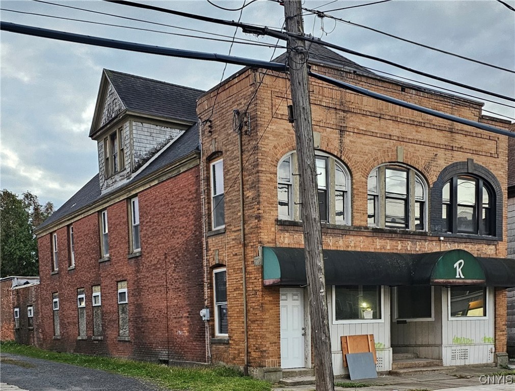 photo 2 : 744-746 Bleecker Street, Utica NY 13501