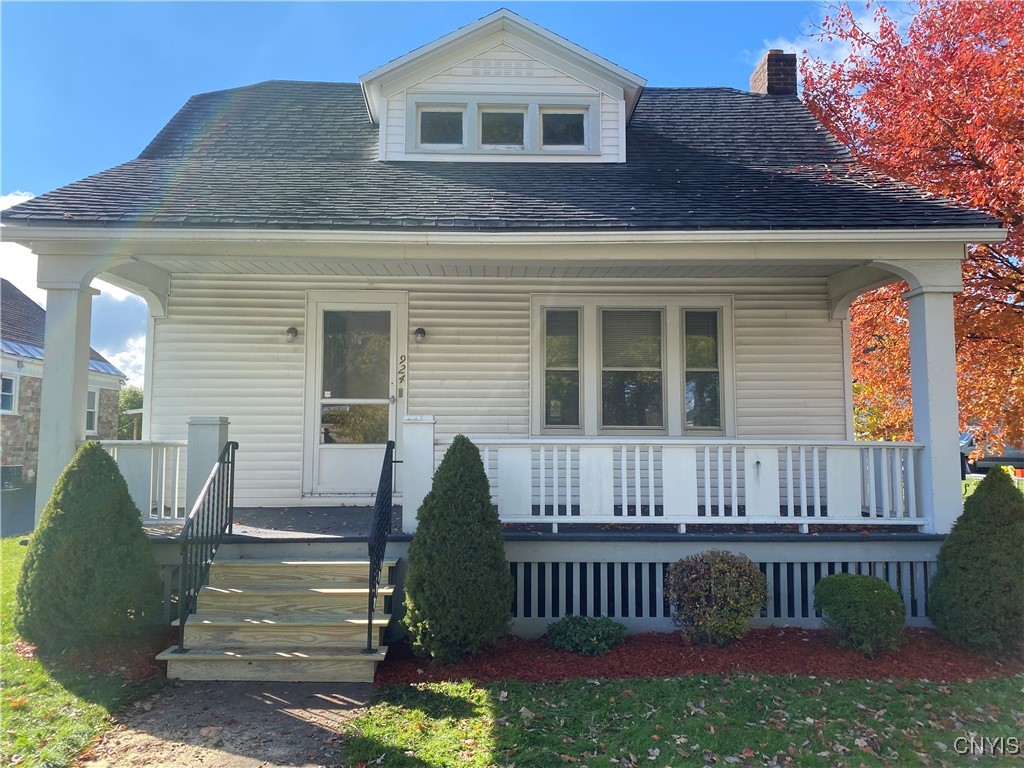 photo 2 : 924 Eagle Street, Utica NY 13501
