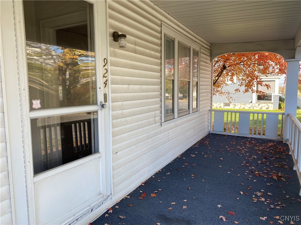 photo 3 : 924 Eagle Street, Utica NY 13501