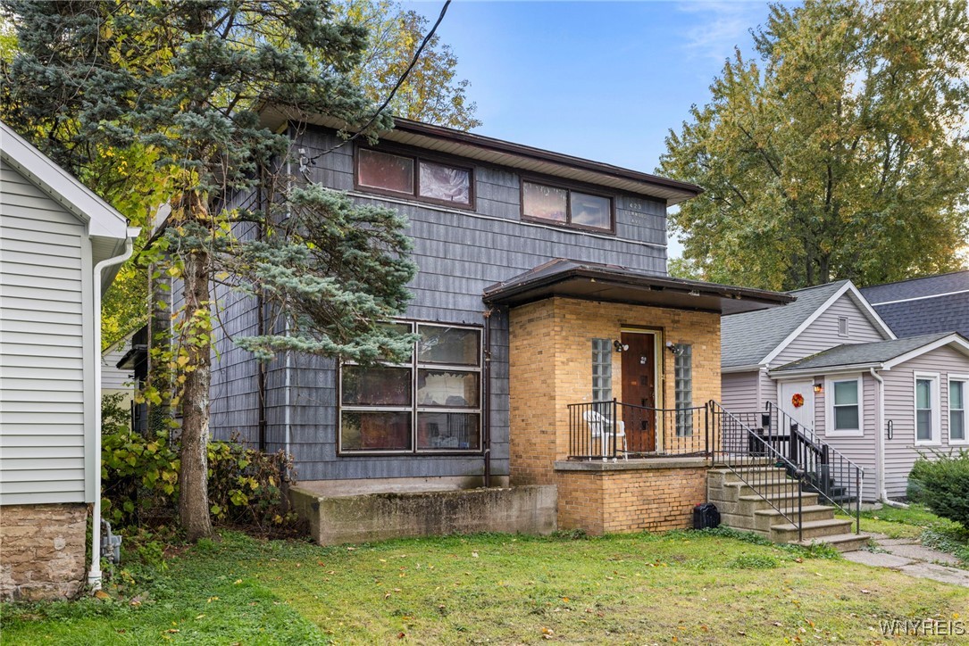 photo undefined: 423 Elmwood Avenue, Niagara Falls NY 14301