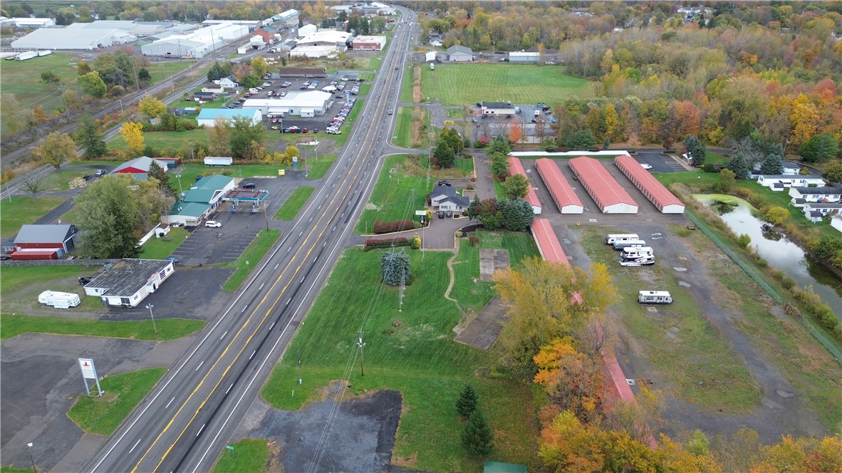 photo 4 : 3882 State Route 104, Williamson NY 14589